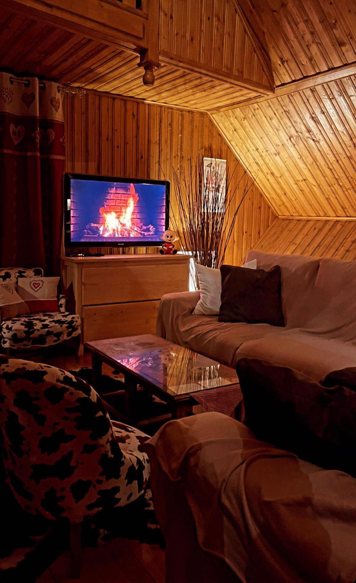 Authentique Chalet Vue Sur Le Lac Et Les Pistes Besse-et-Saint-Anastaise Exterior photo